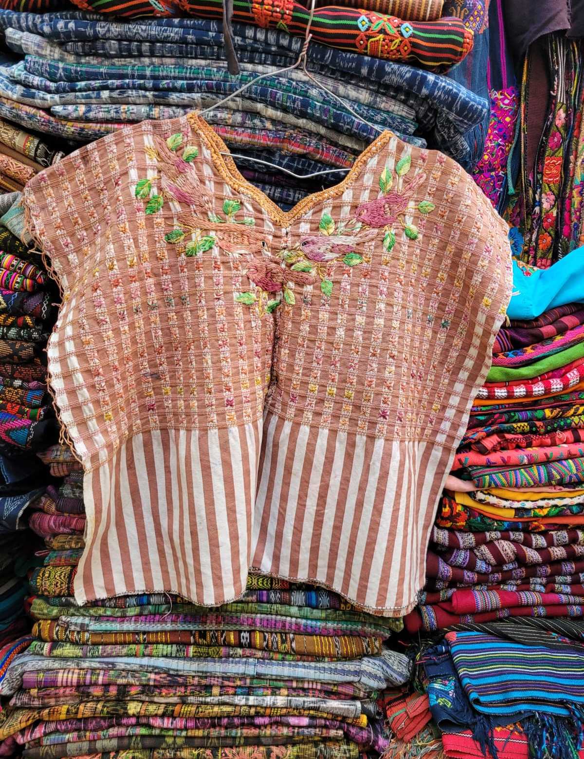 Salmon Santiago huipil #2-121