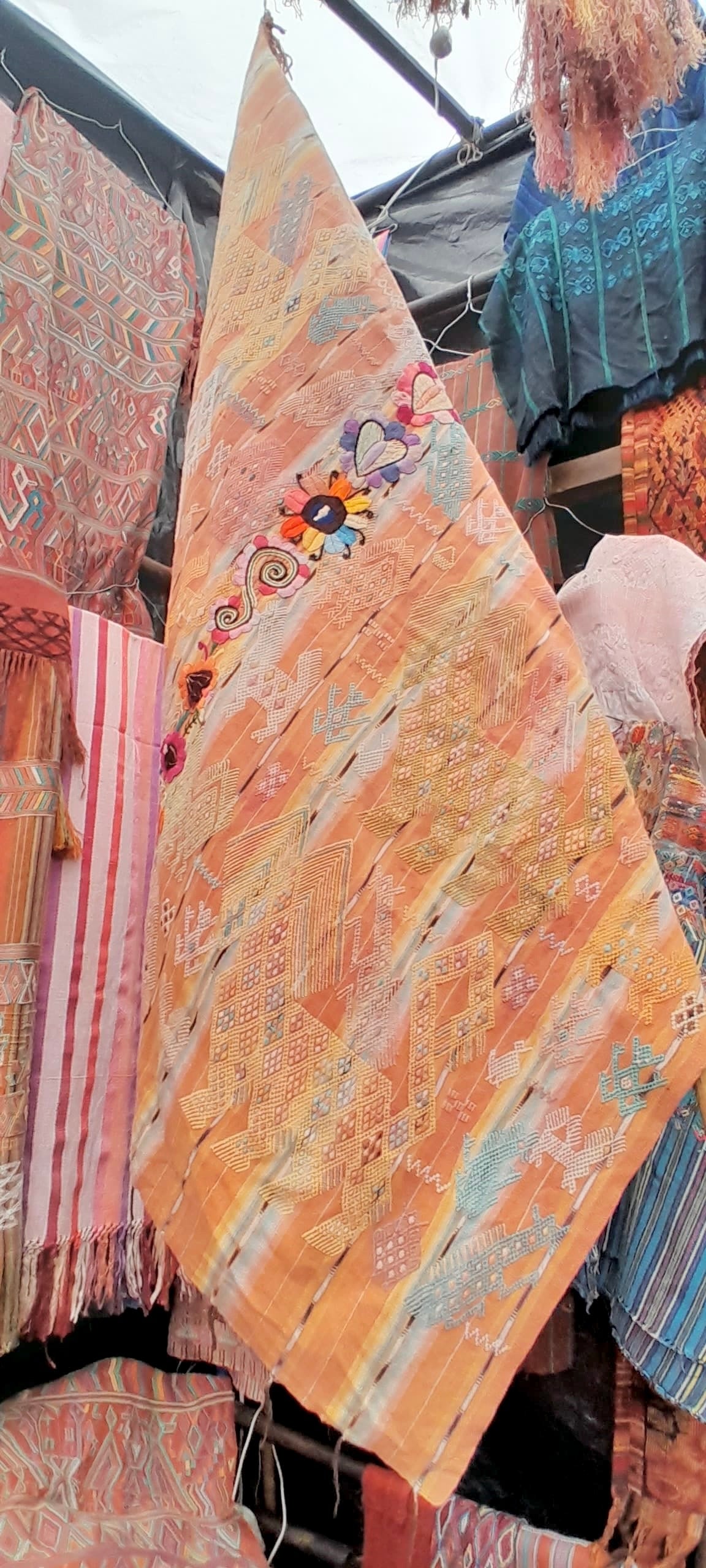 Embroidered Guatemalan huipil - vintage textile