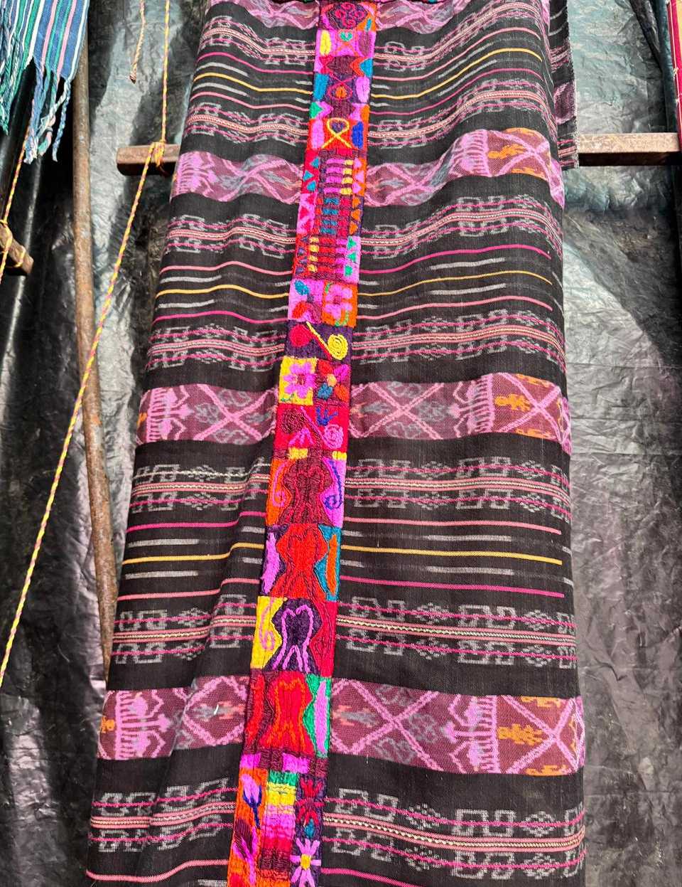 Pink and black Chichicastenango corte #5-69