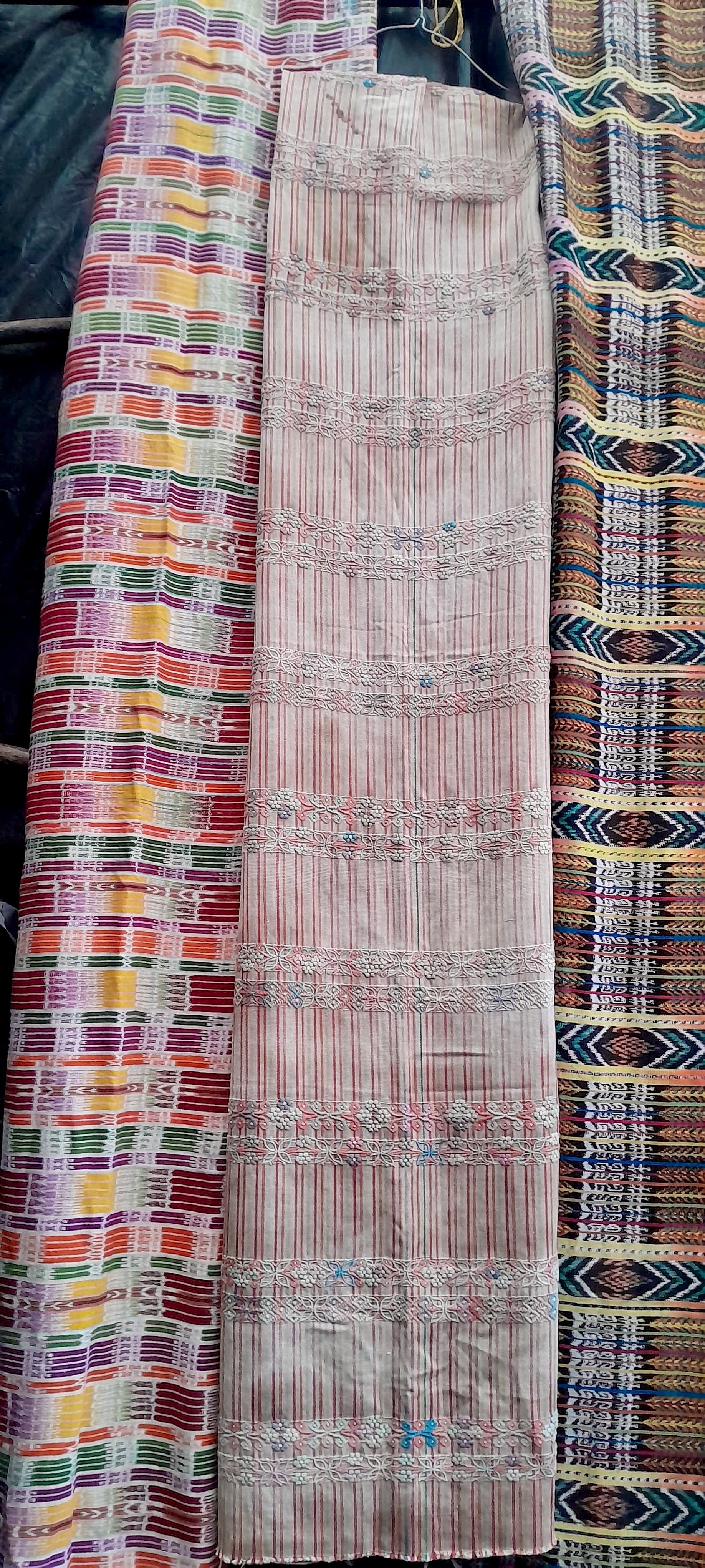 Guatemalan huipil - vintage textile