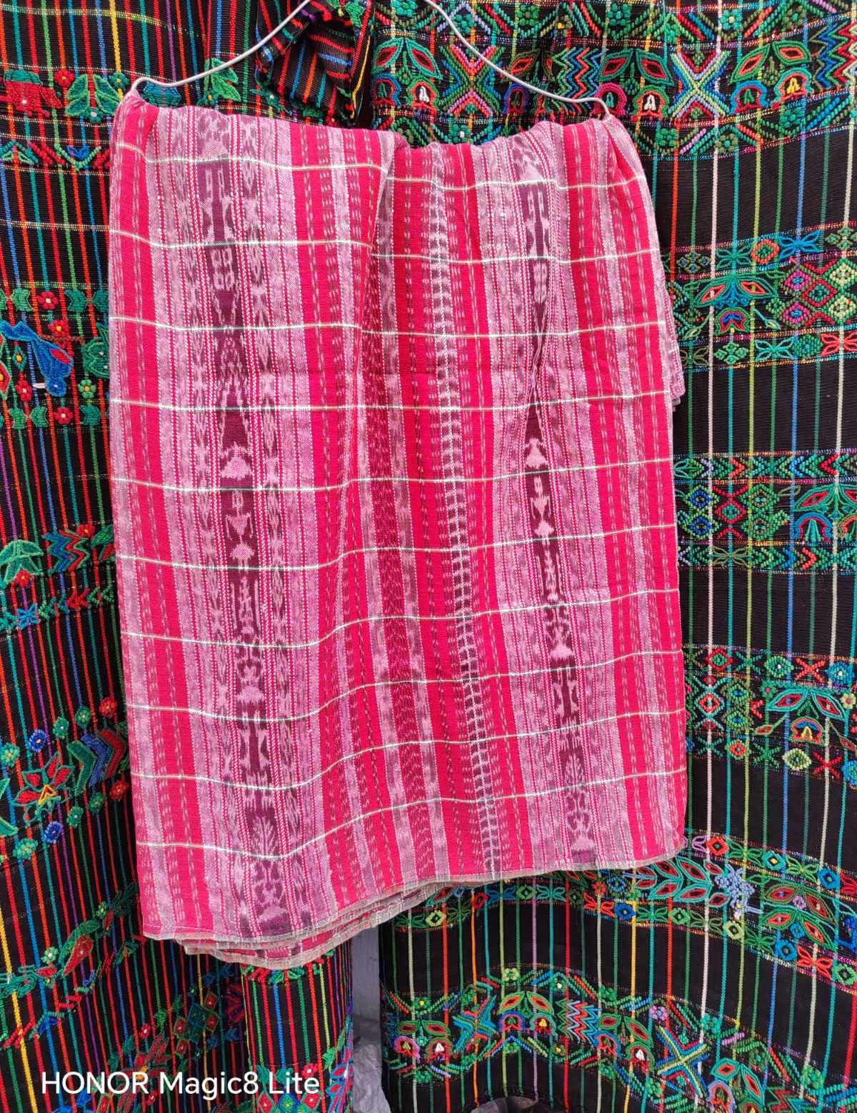 Red Santiago ikat corte > Textile: corte corte #4-14