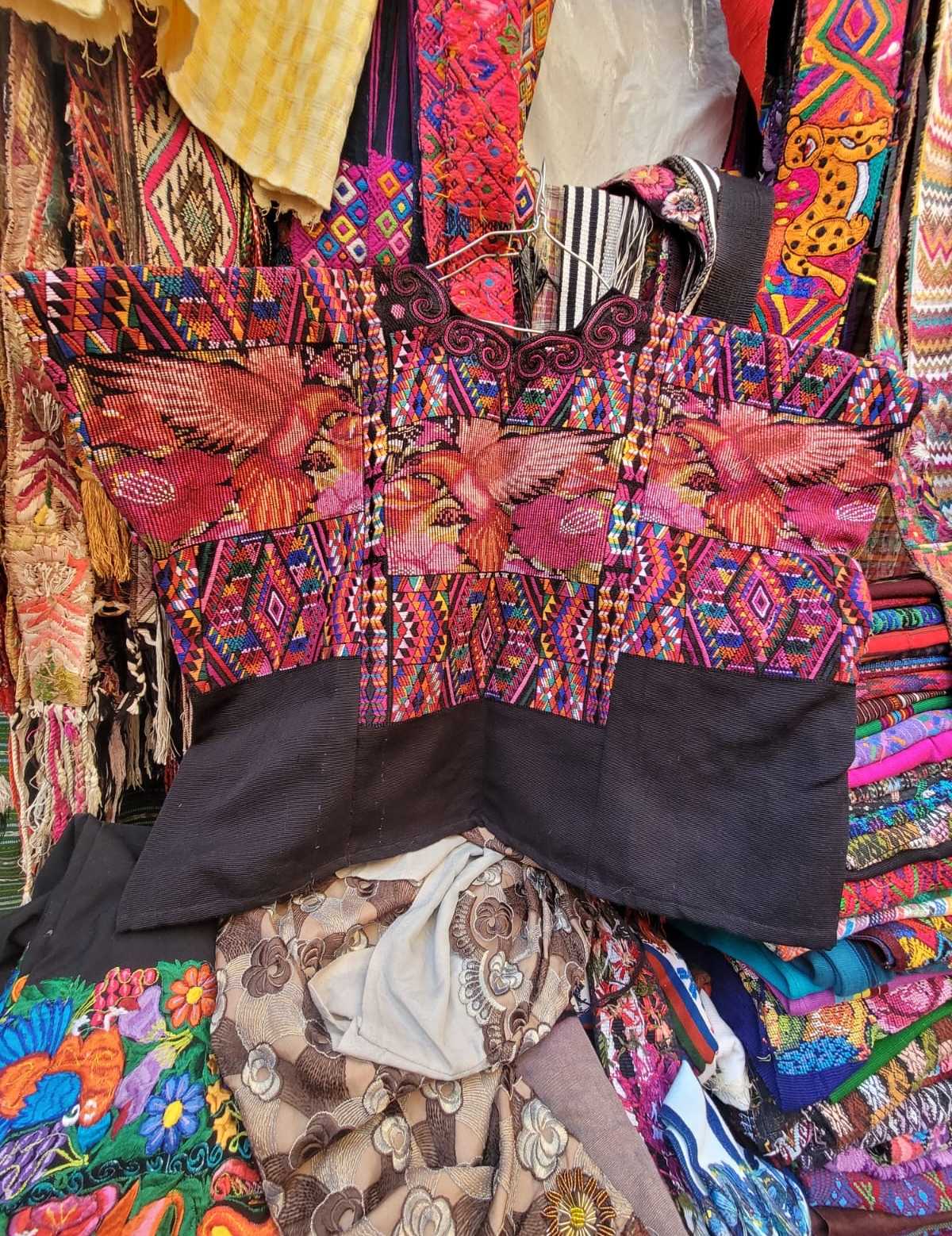 Huipil de aves geométricas de Chichicastenango #2-44