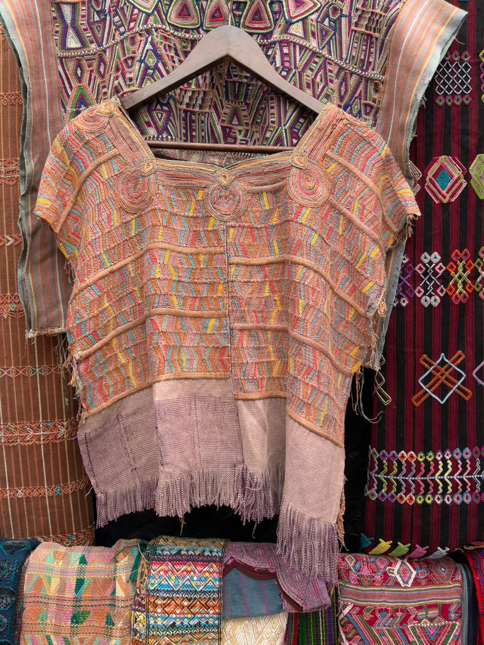 Huipil Nebaj rosa y malva para Becky