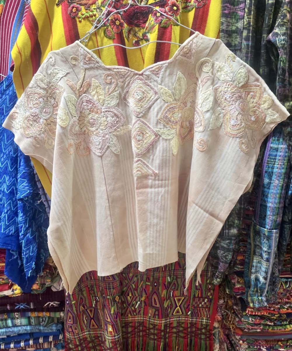 Huipil de Santiago ruborizado