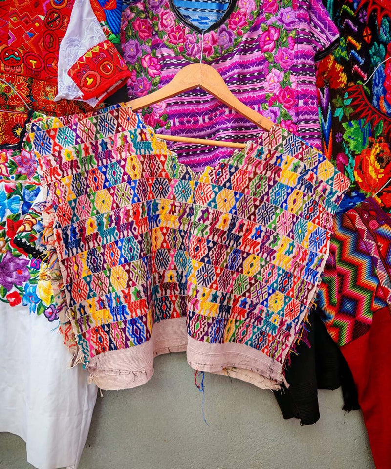 Huipil colorido de Cobán