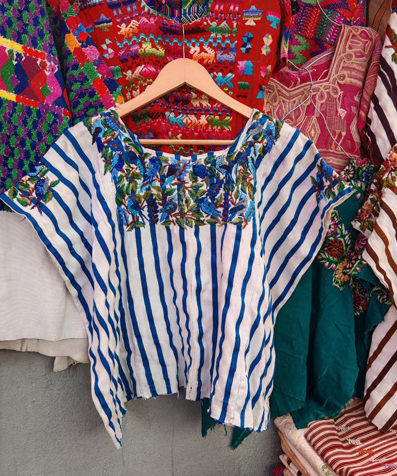 Huipil de Santiago Azul y Blanco con aves