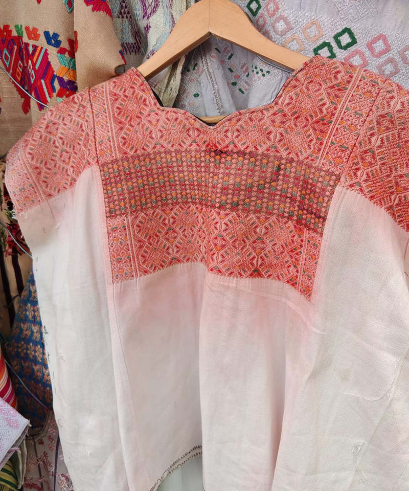 Huipil nahuala coral y blanco