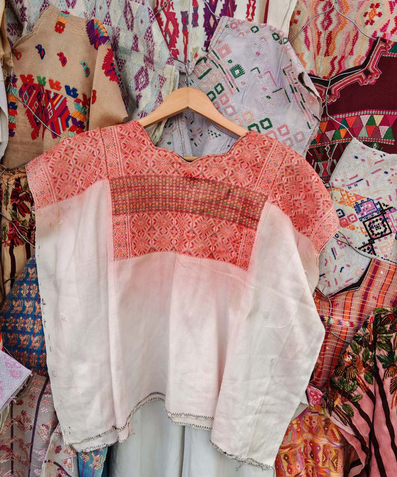 Huipil nahuala coral y blanco