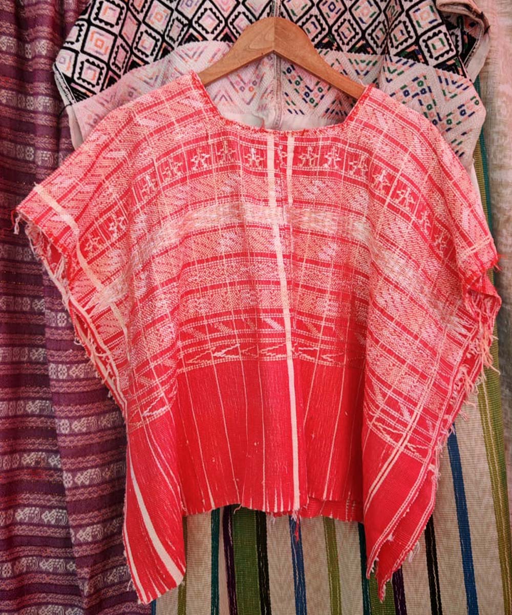 Embroidered Guatemalan huipil - vintage textile