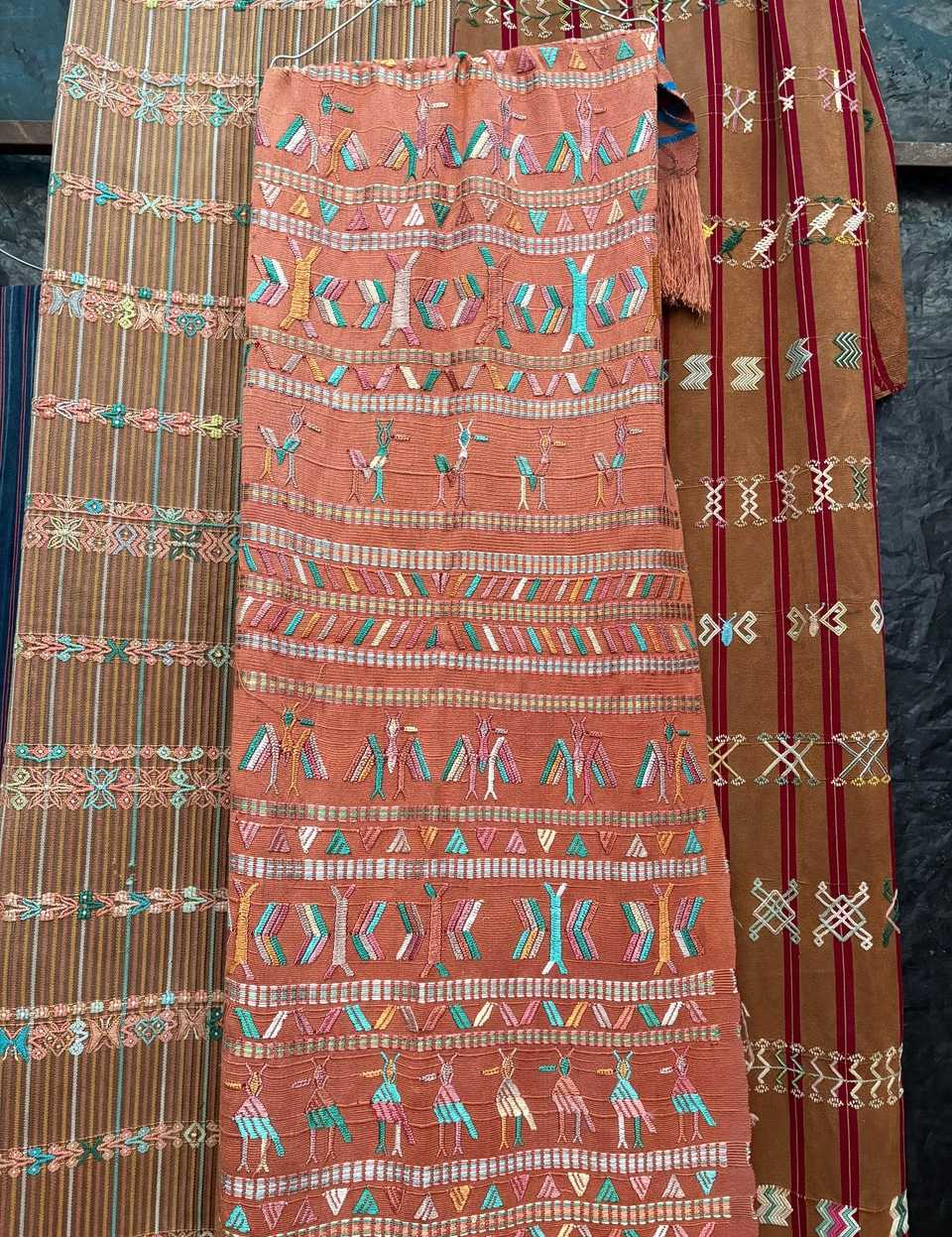 (Reserved for Sarah) Coral Nebaj tzute #5-148