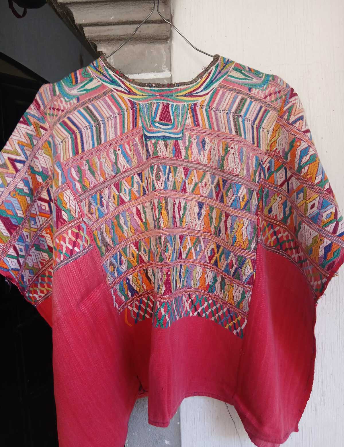 Huipil San Juan Cotzal rojo y azul #2-25