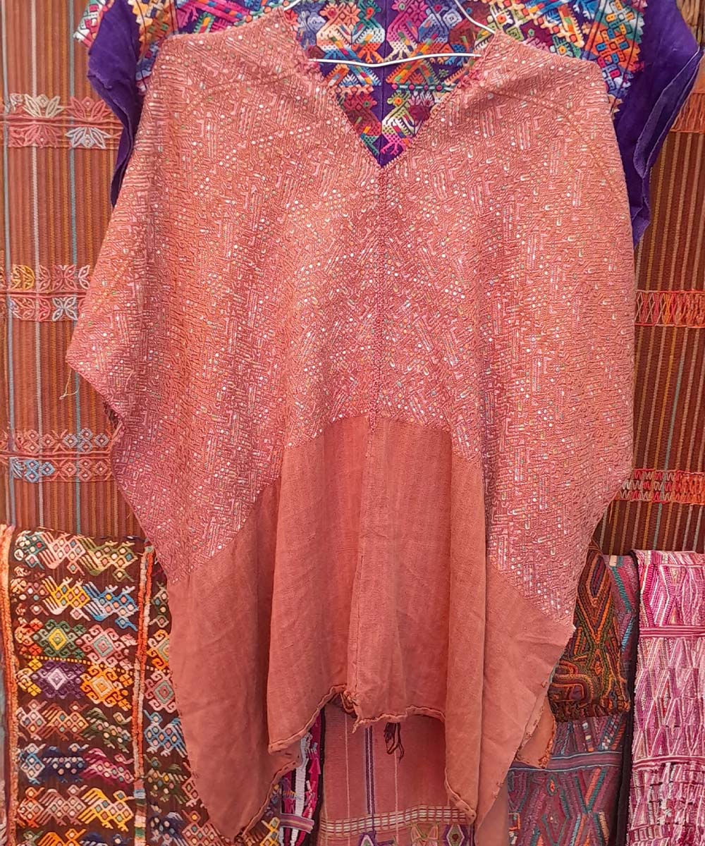 Coral Xejuyub huipil