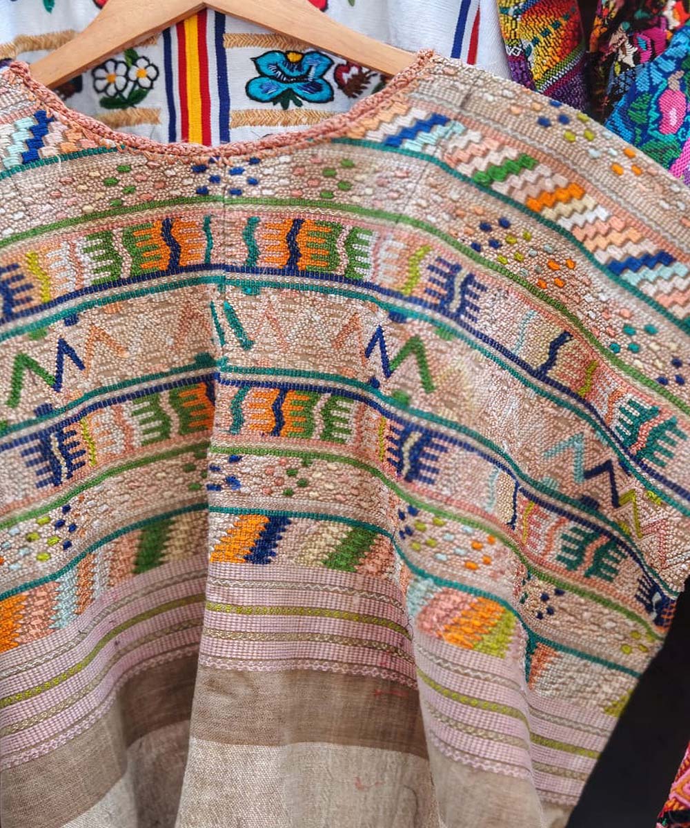 Comalapa huipil in fawn