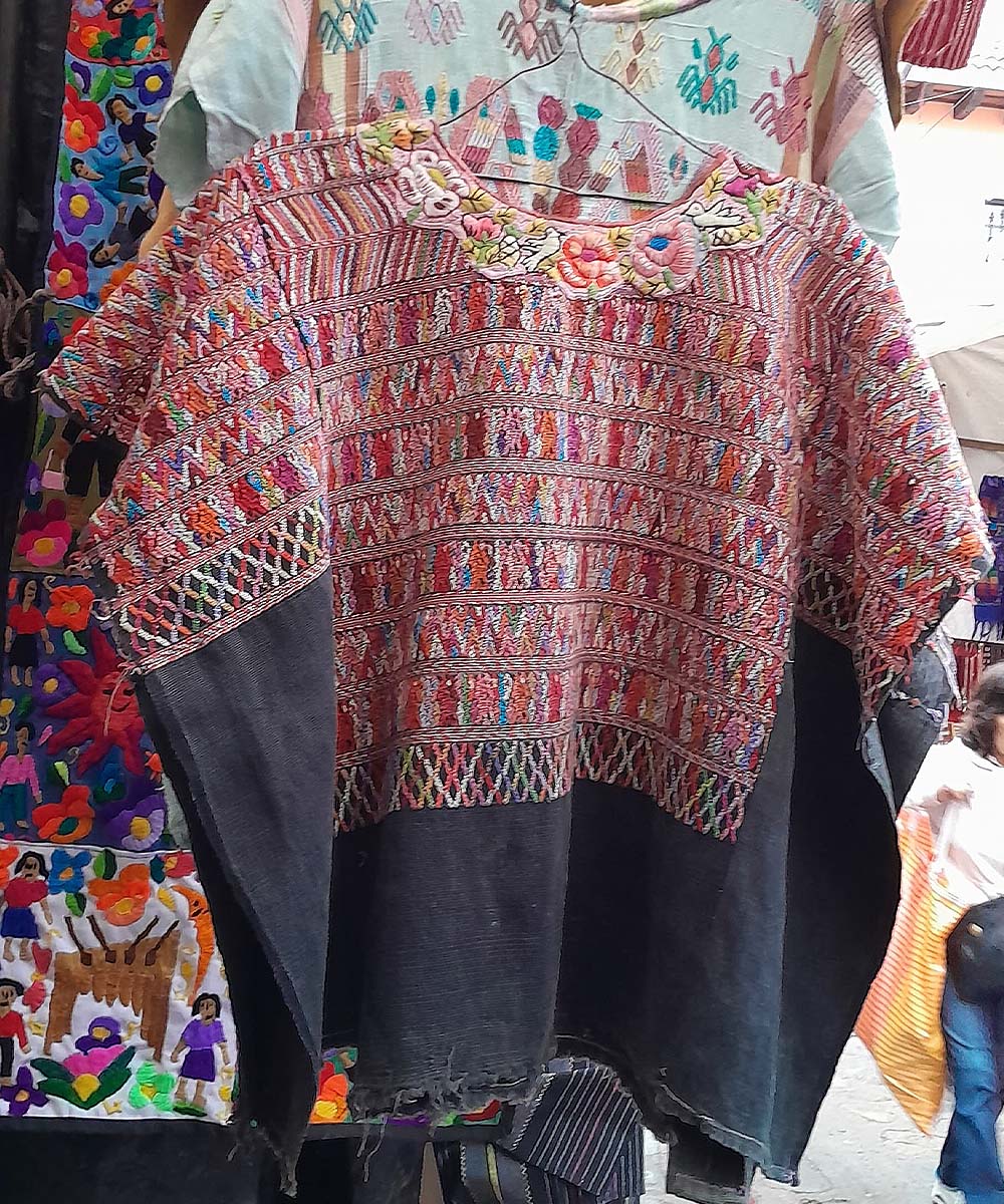 Guatemalan huipil - vintage textile