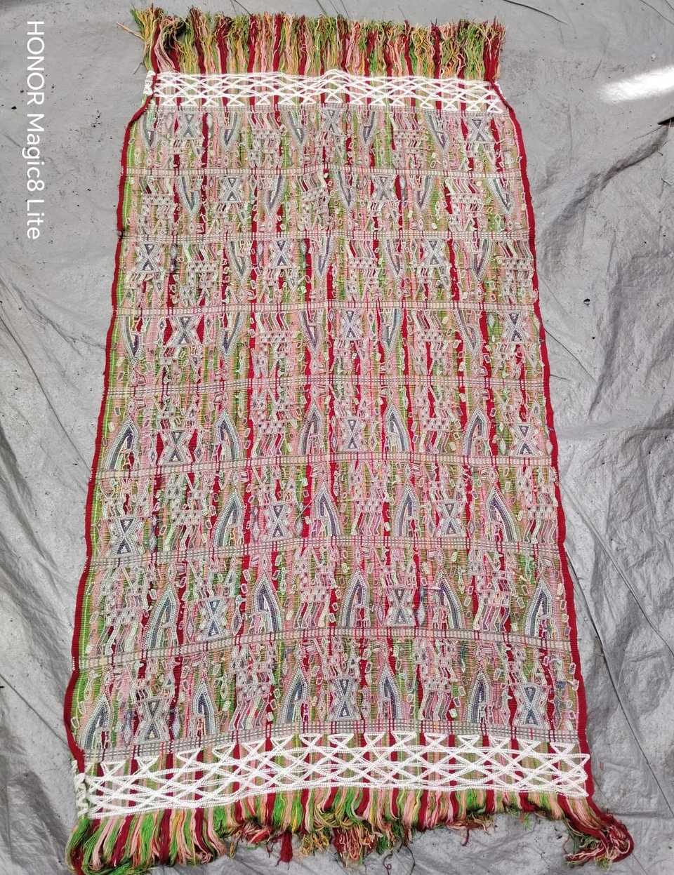 Red and green on beige Nebaj tzute #5-29