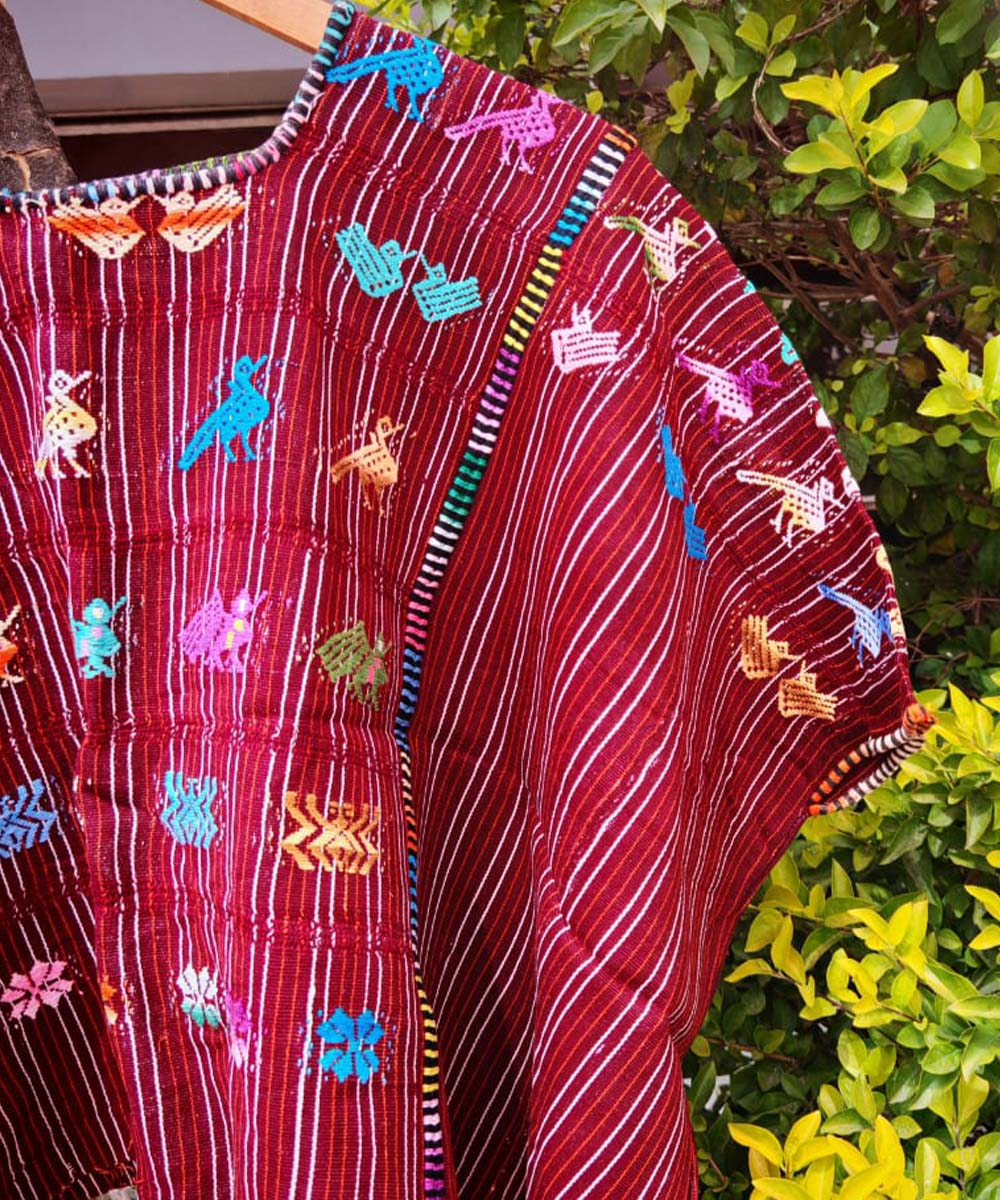 Embroidered Guatemalan huipil - vintage textile
