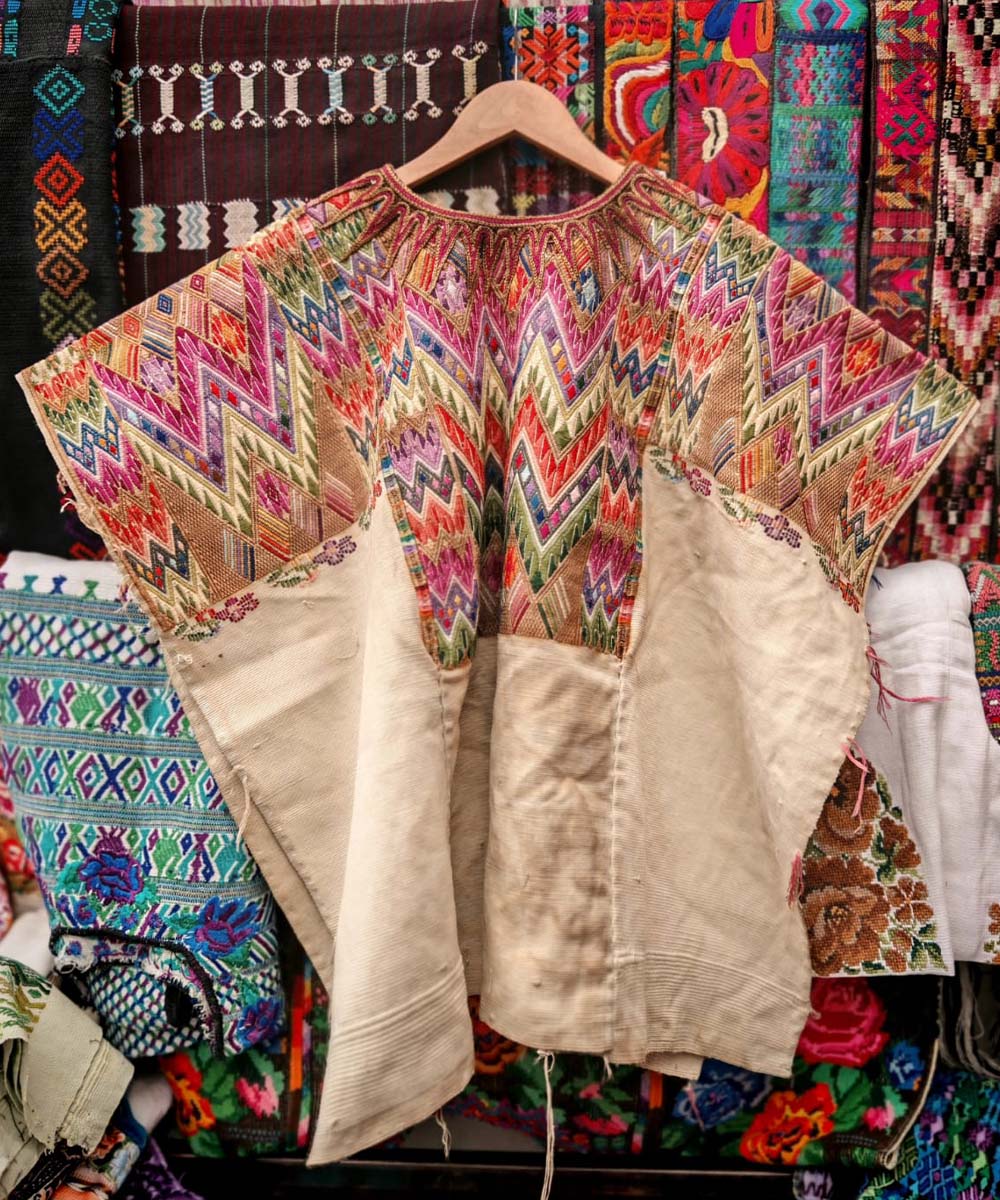Guatemalan huipil - vintage textile