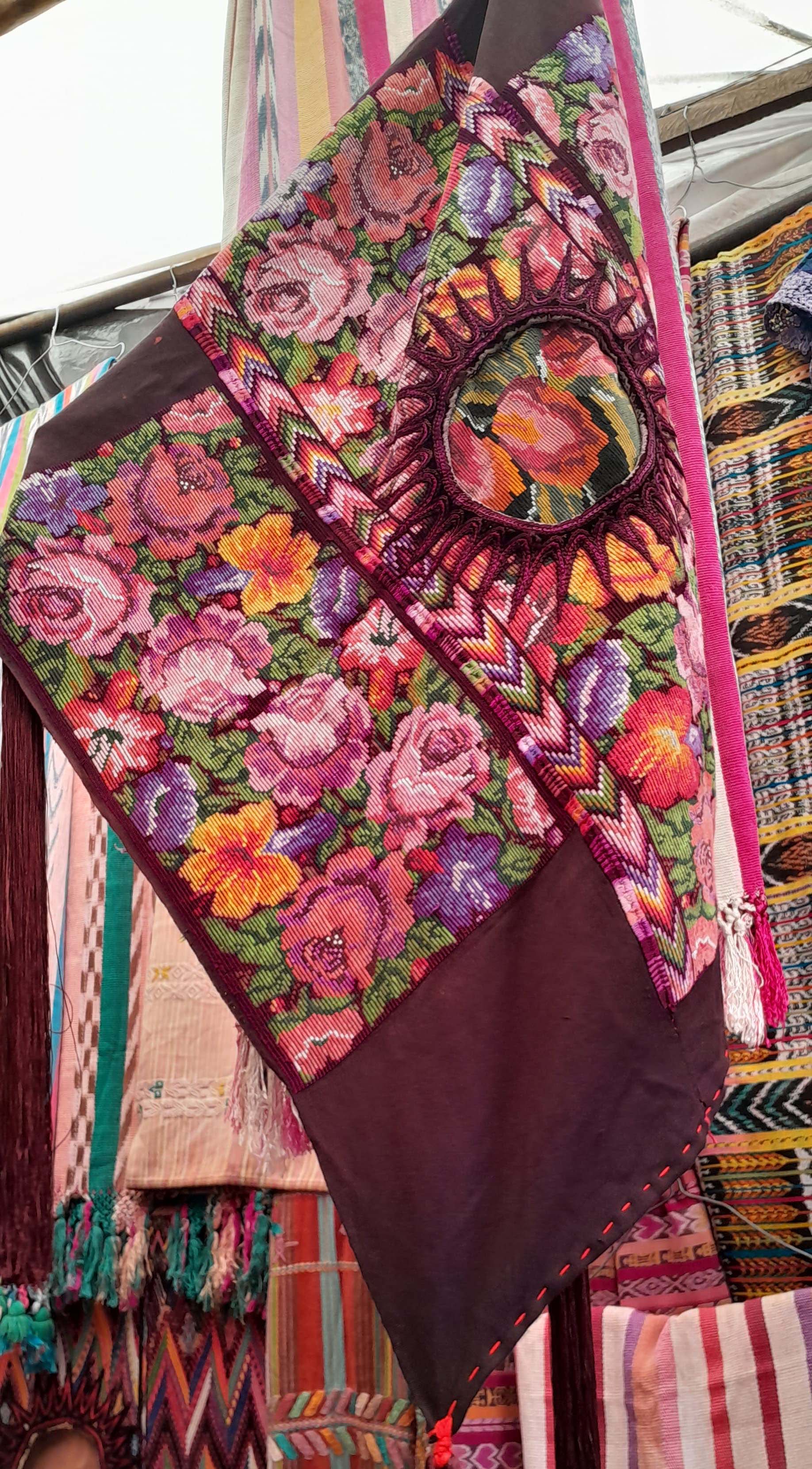 Guatemalan huipil - vintage textile