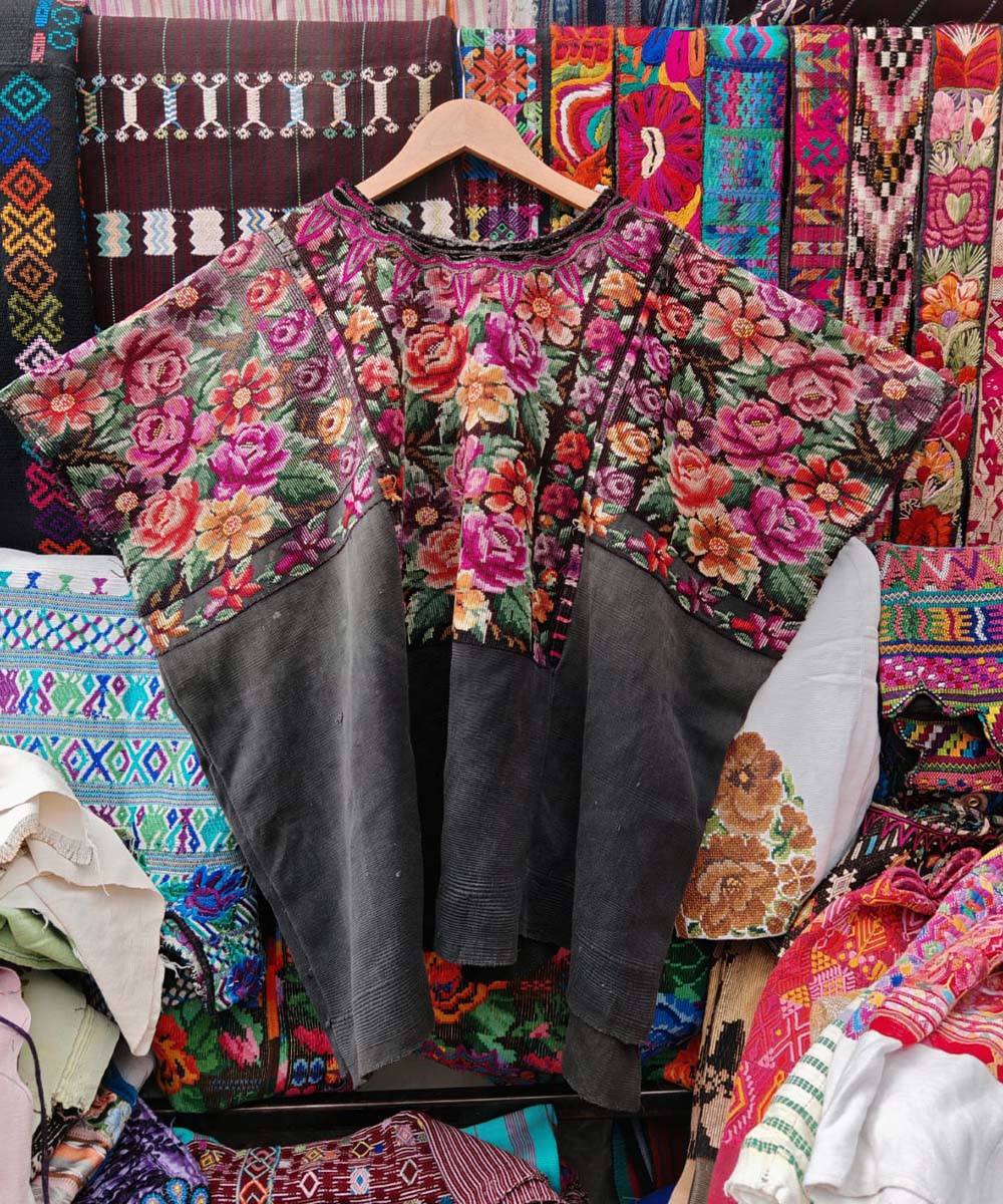 Guatemalan huipil - vintage textiles