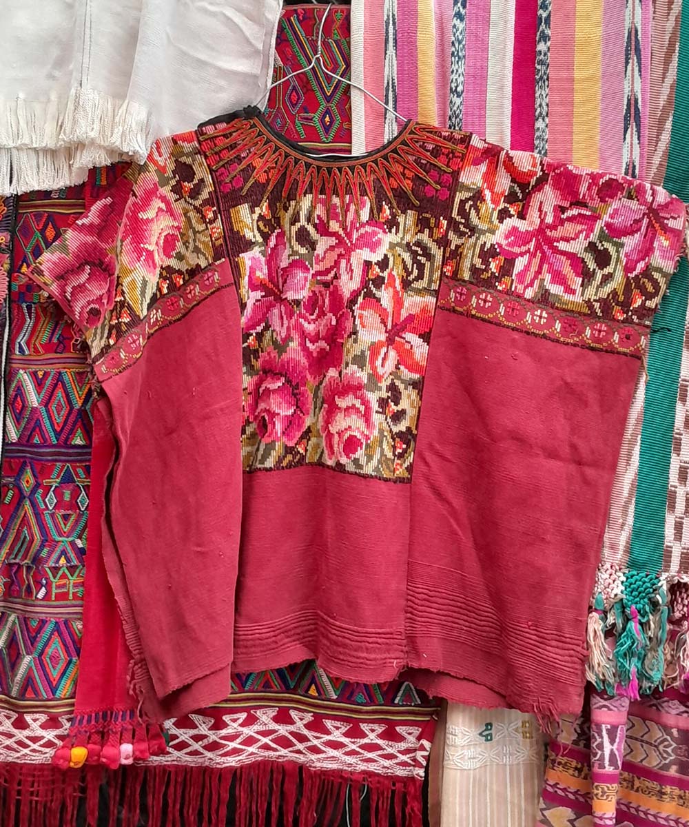 Guatemalan huipil - vintage textile