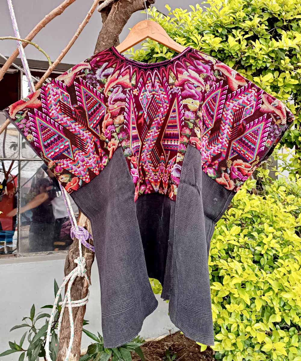 Guatemala huipil - vintage textile