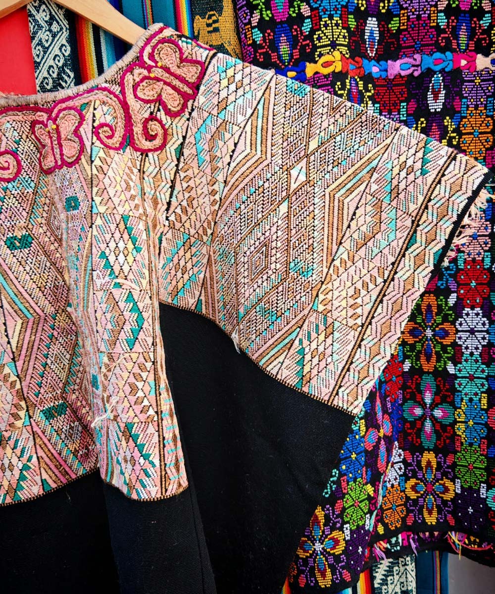 Guatemalan huipil - vintage textile