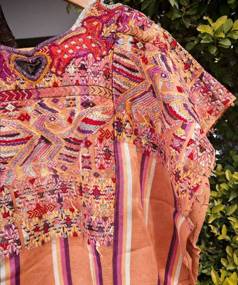 Guatemalan huipil - vintage textile