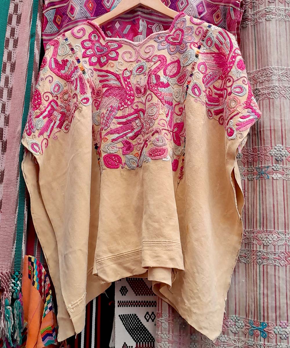 Guatemalan huipil - vintage textile