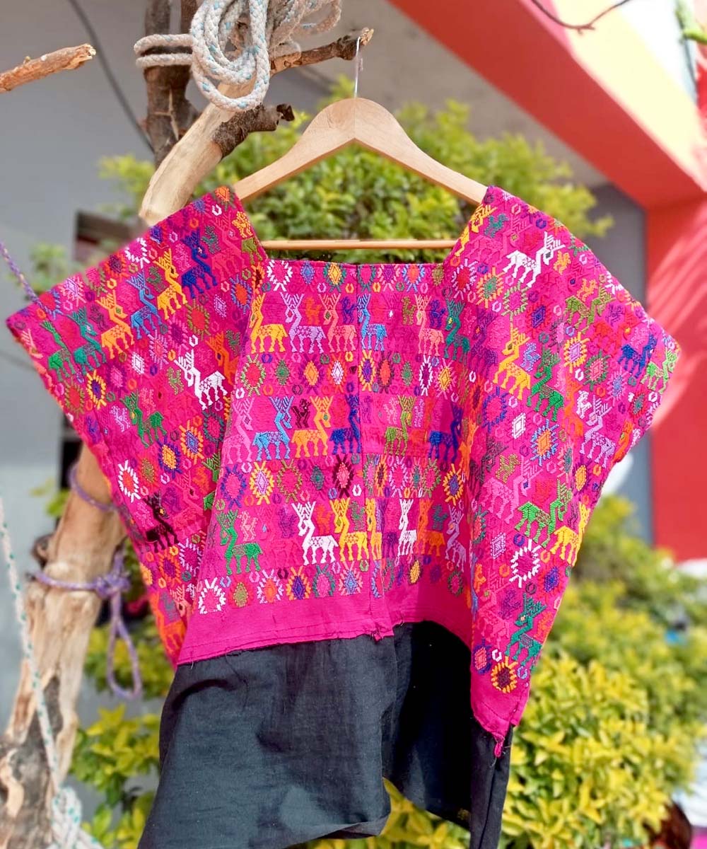 Guatemalan huipil - vintage textile