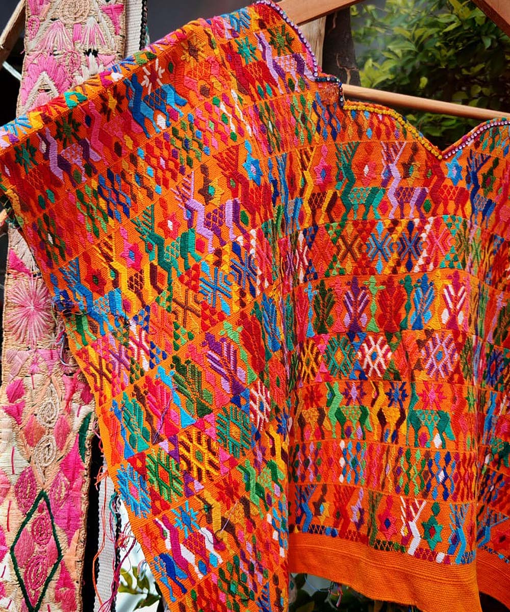 Embroidered Guatemalan huipil - vintage textile