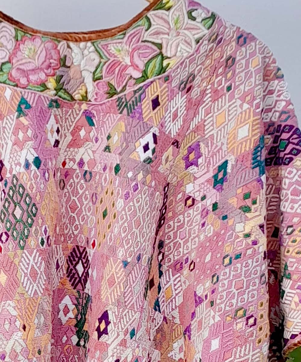 Guatemalan huipil - vintage textile