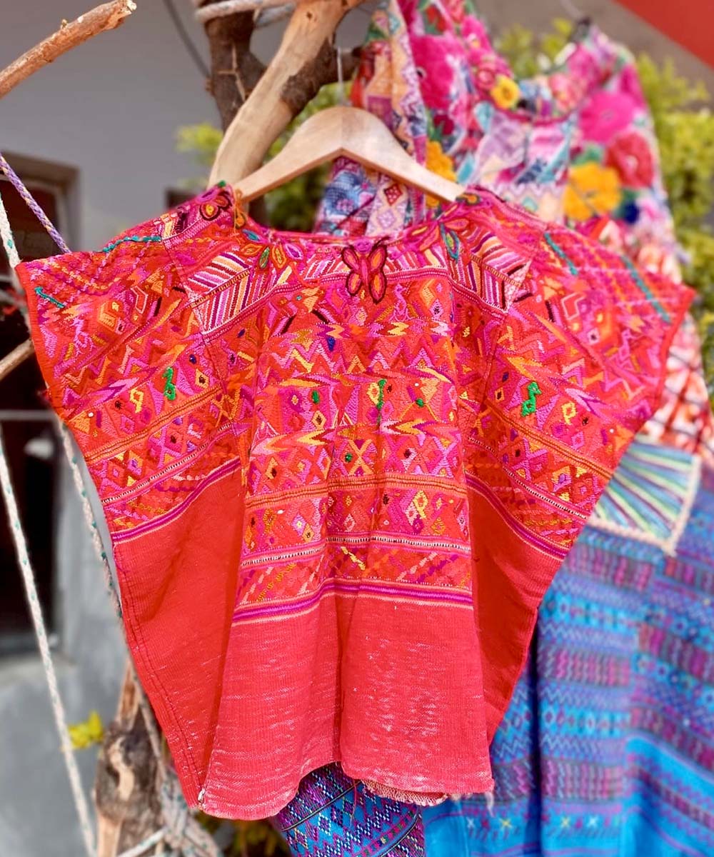 Guatemalan huipil - vintage textile