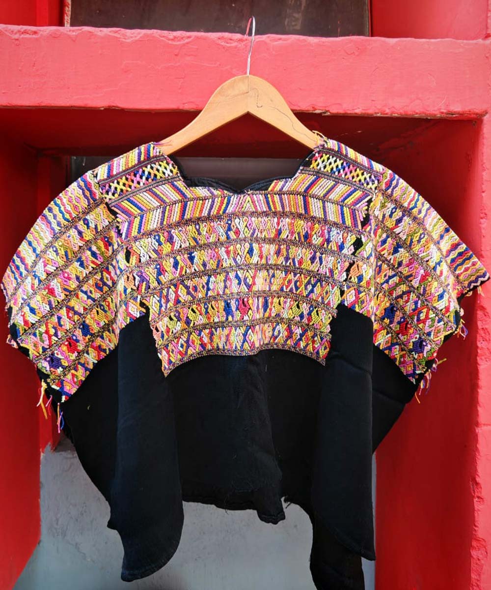 Embroidered Guatemalan huipil - vintage textile