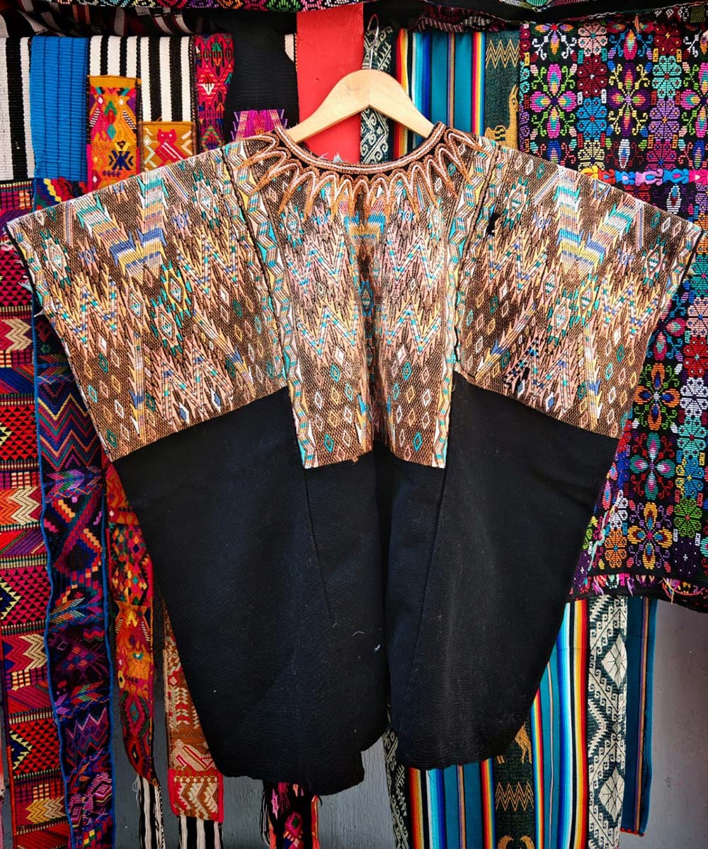 Guatemalan huipil - vintage textile