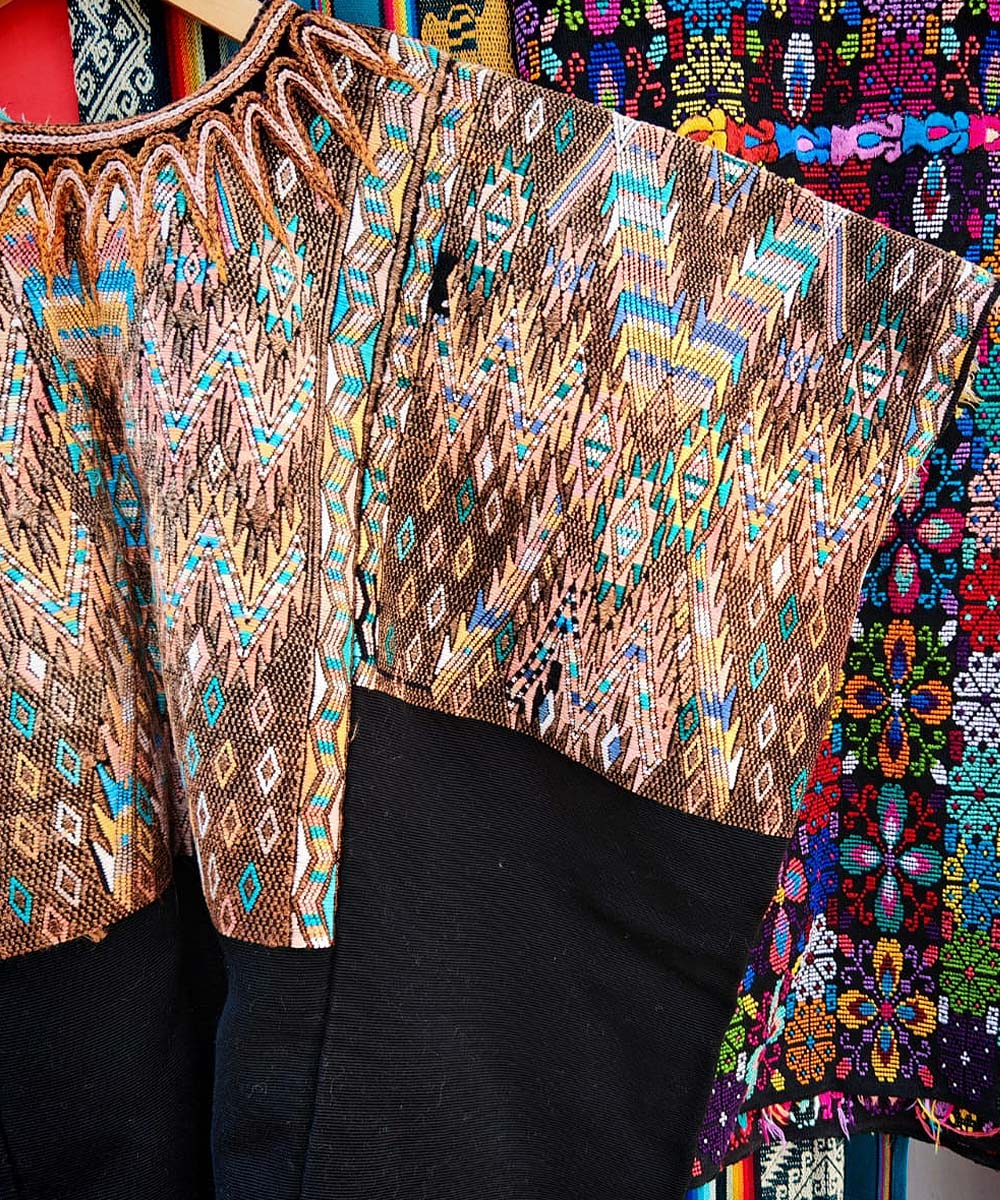 Guatemalan huipil - vintage textile