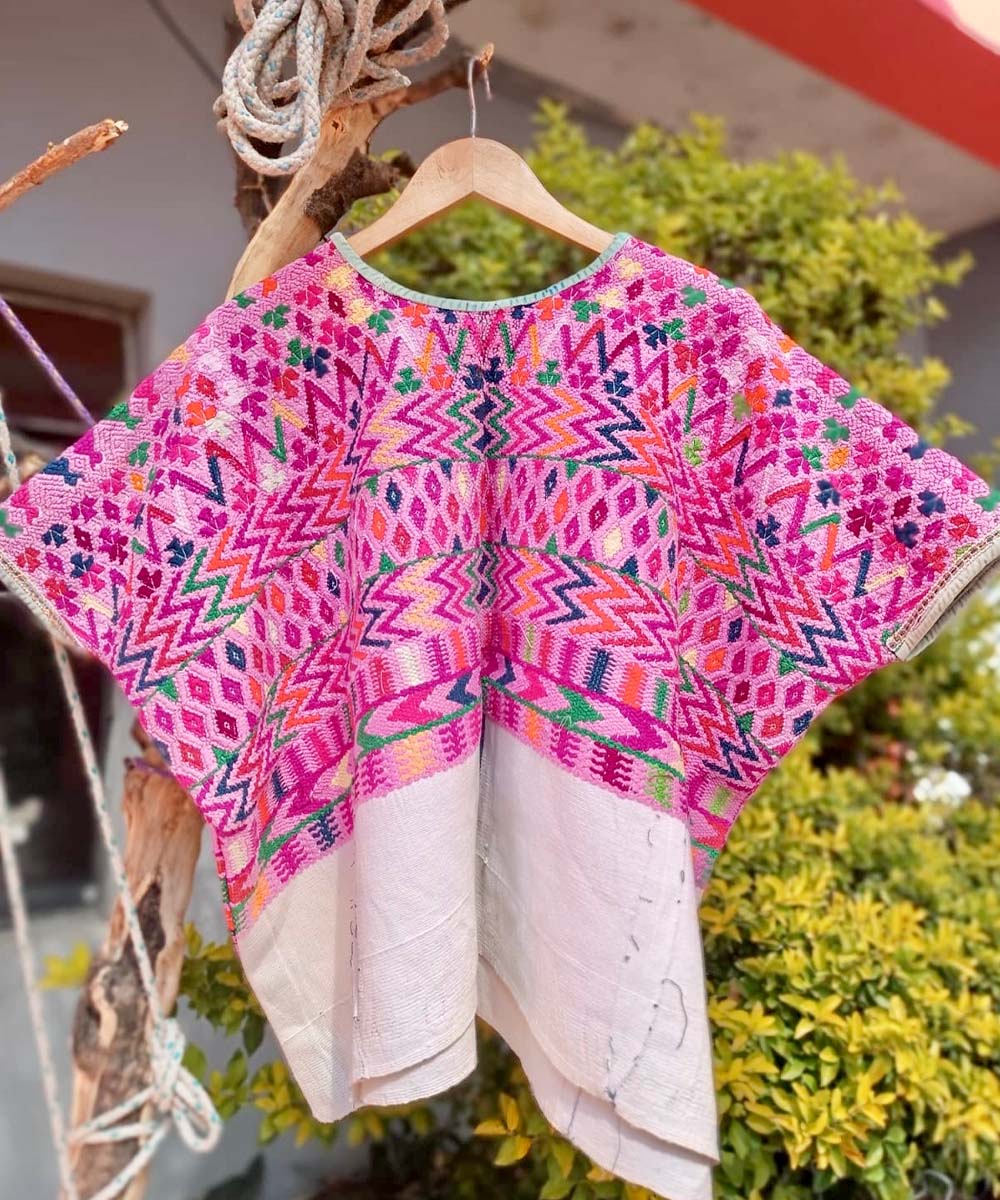 Guatemalan huipil - vintage textile