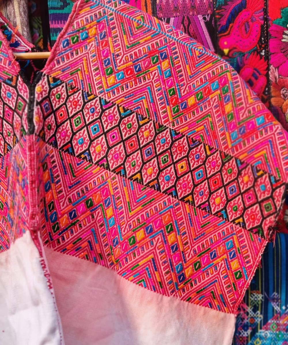 Guatemalan huipil - vintage textile