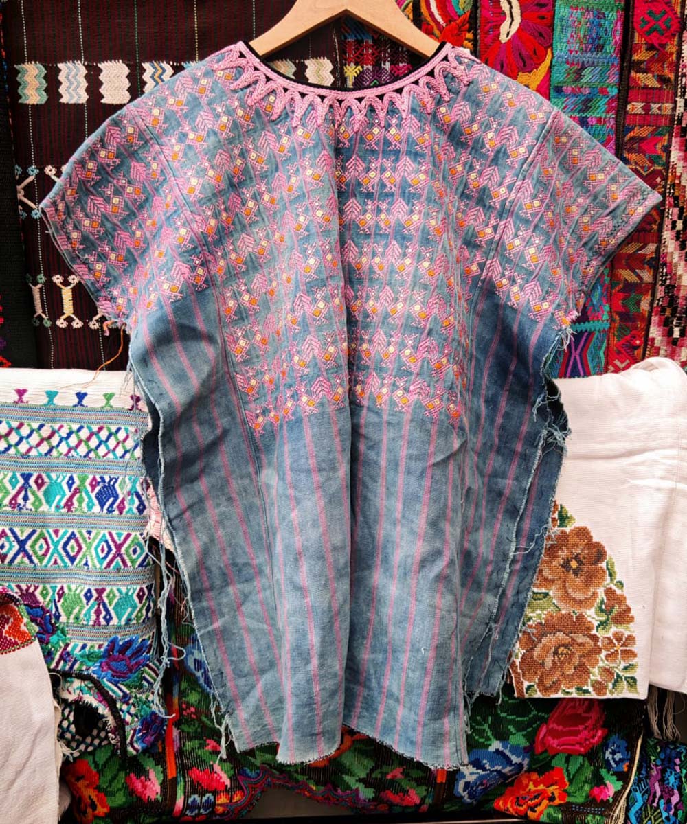 Guatemalan huipil - vintage textiles