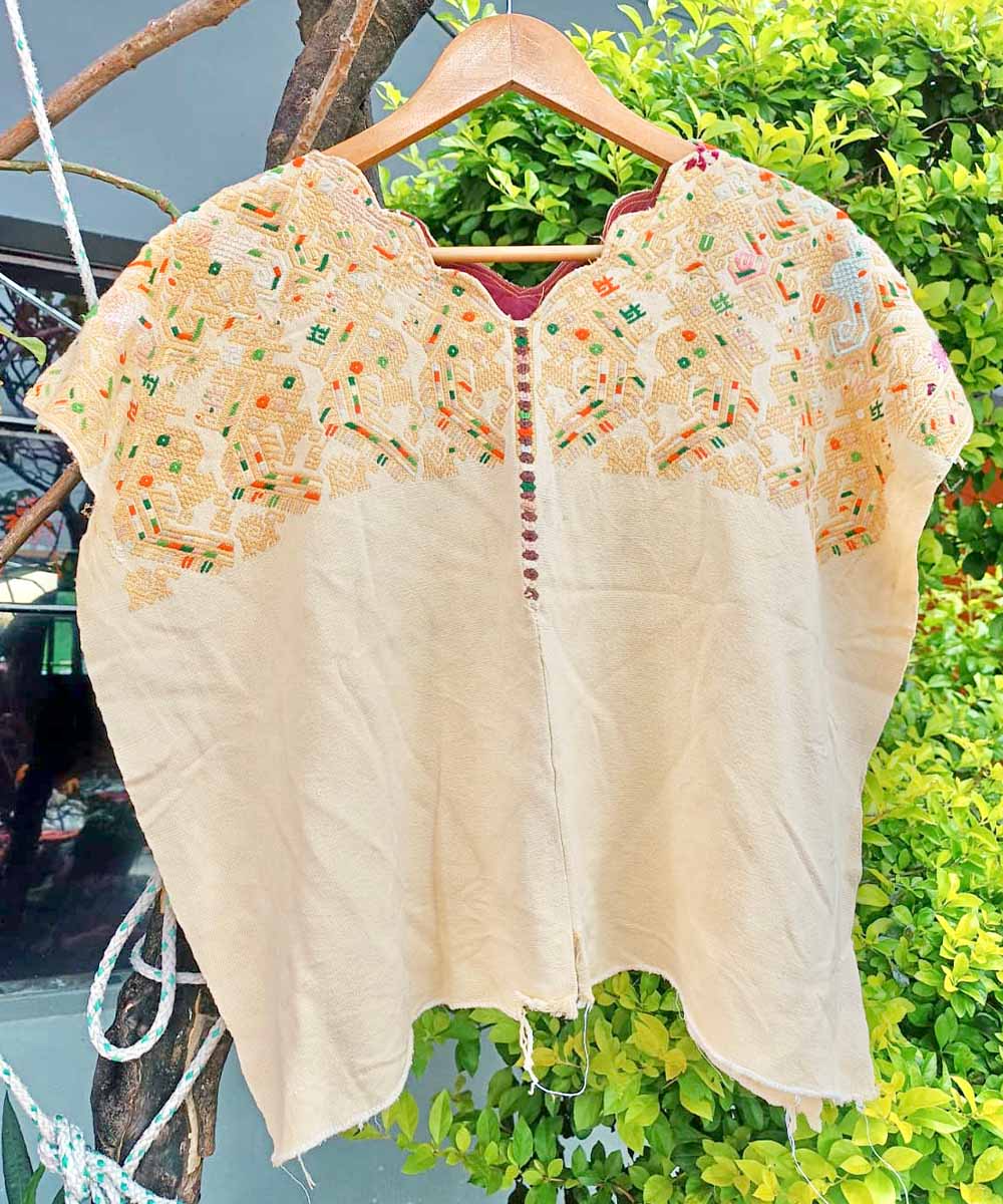 Guatemalan huipil - vintage textiles