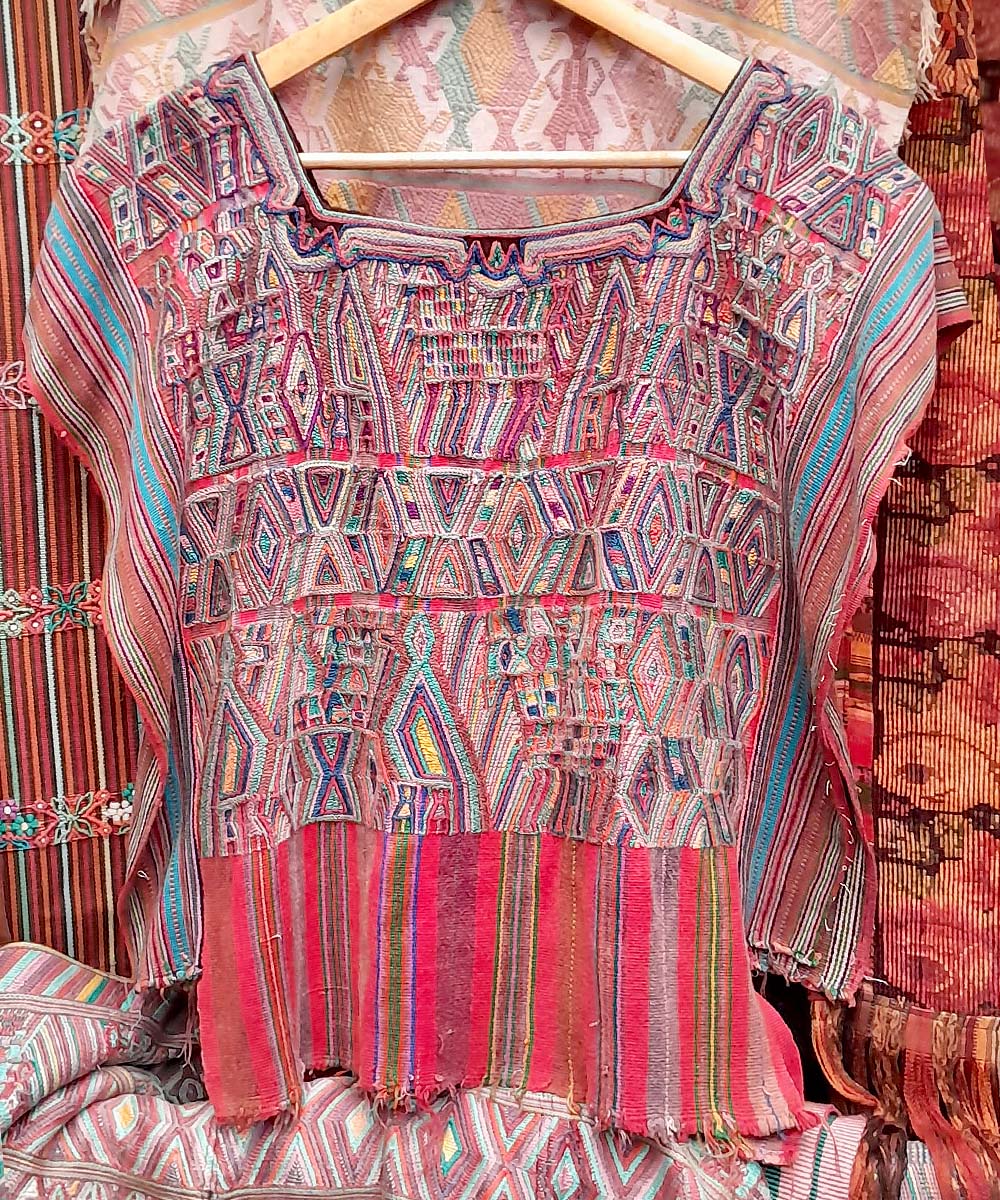 Guatemalan huipil - vintage textile