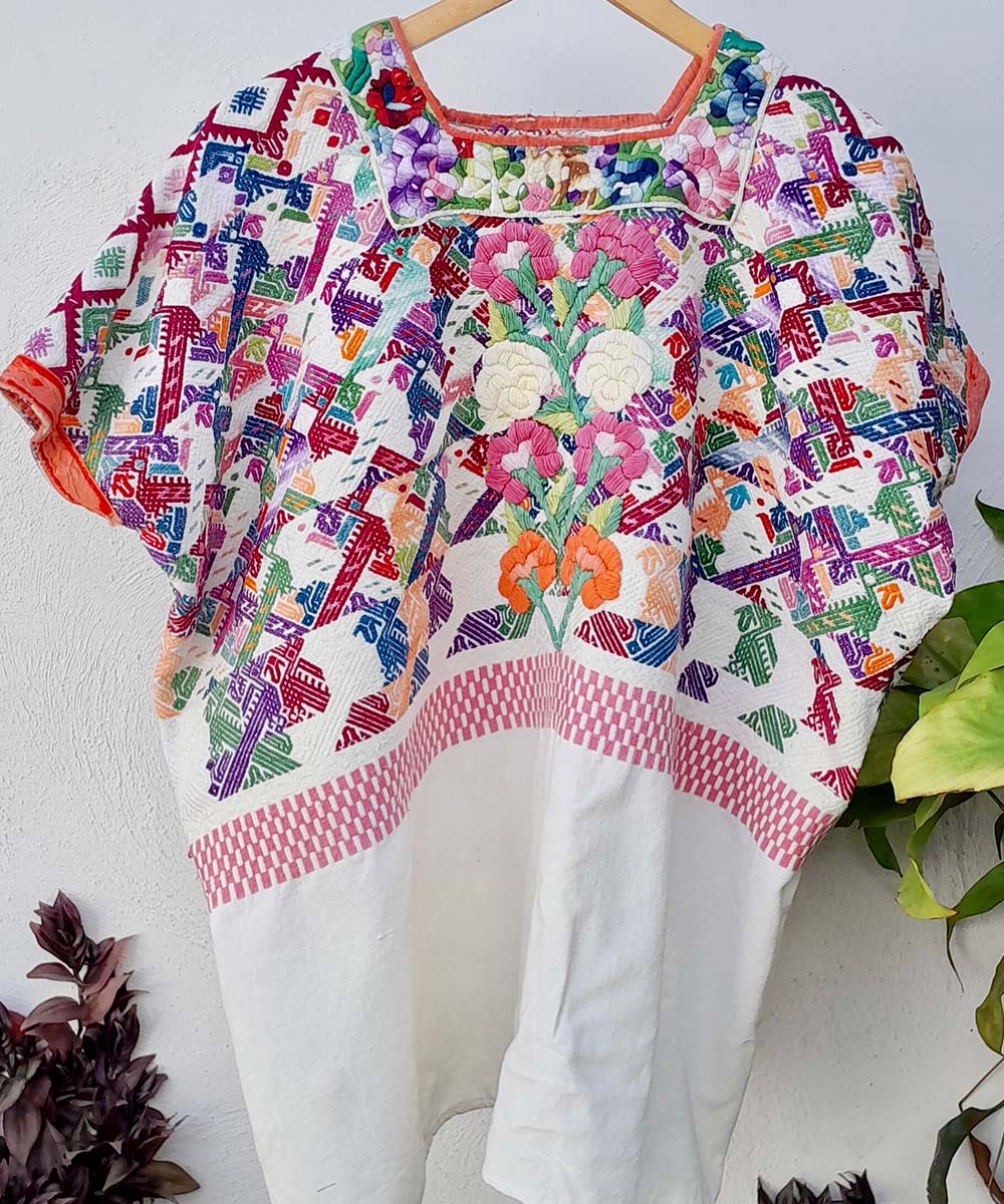 Guatemalan huipil - vintage textile