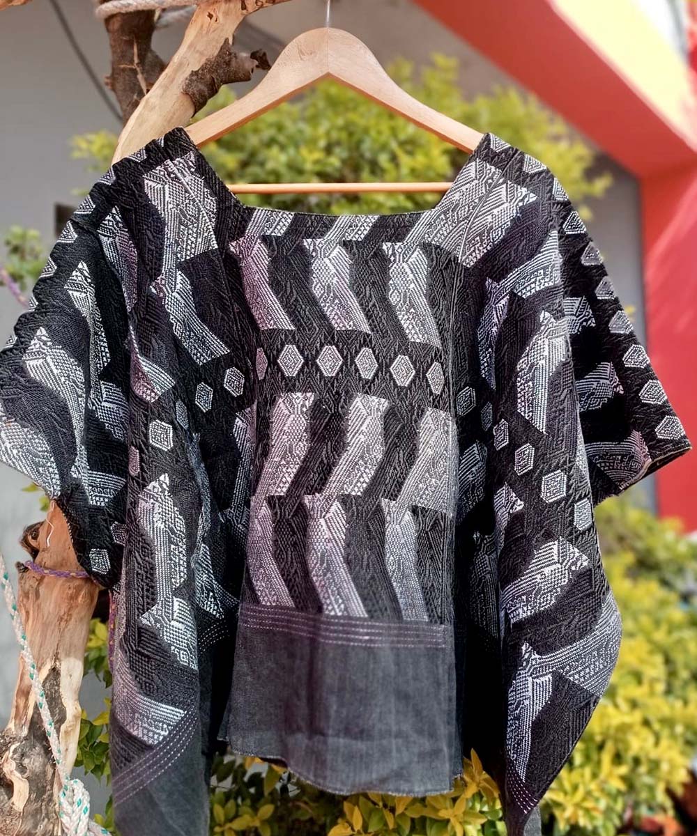 Guatemalan huipil - vintage textile