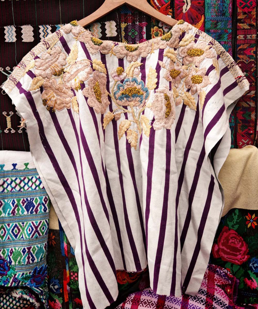 Guatemalan huipil - vintage textile