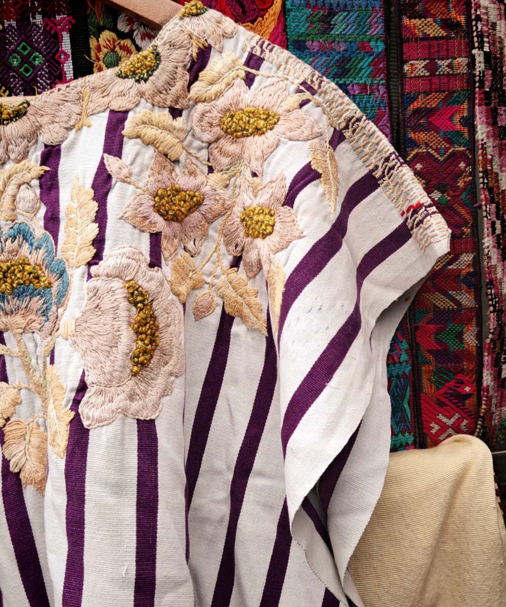 Guatemalan huipil - vintage textile