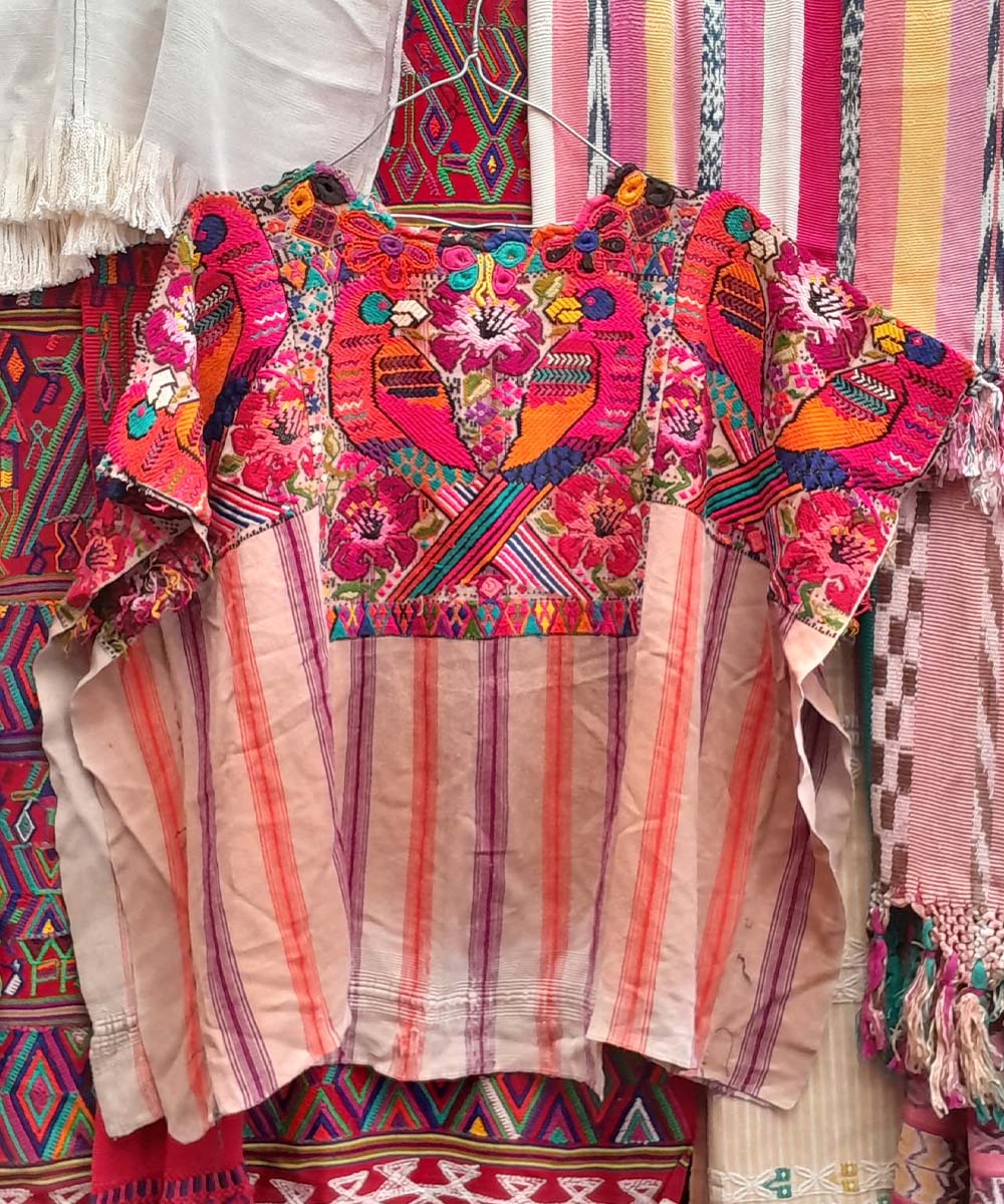 Guatemalan huipil - vintage textile