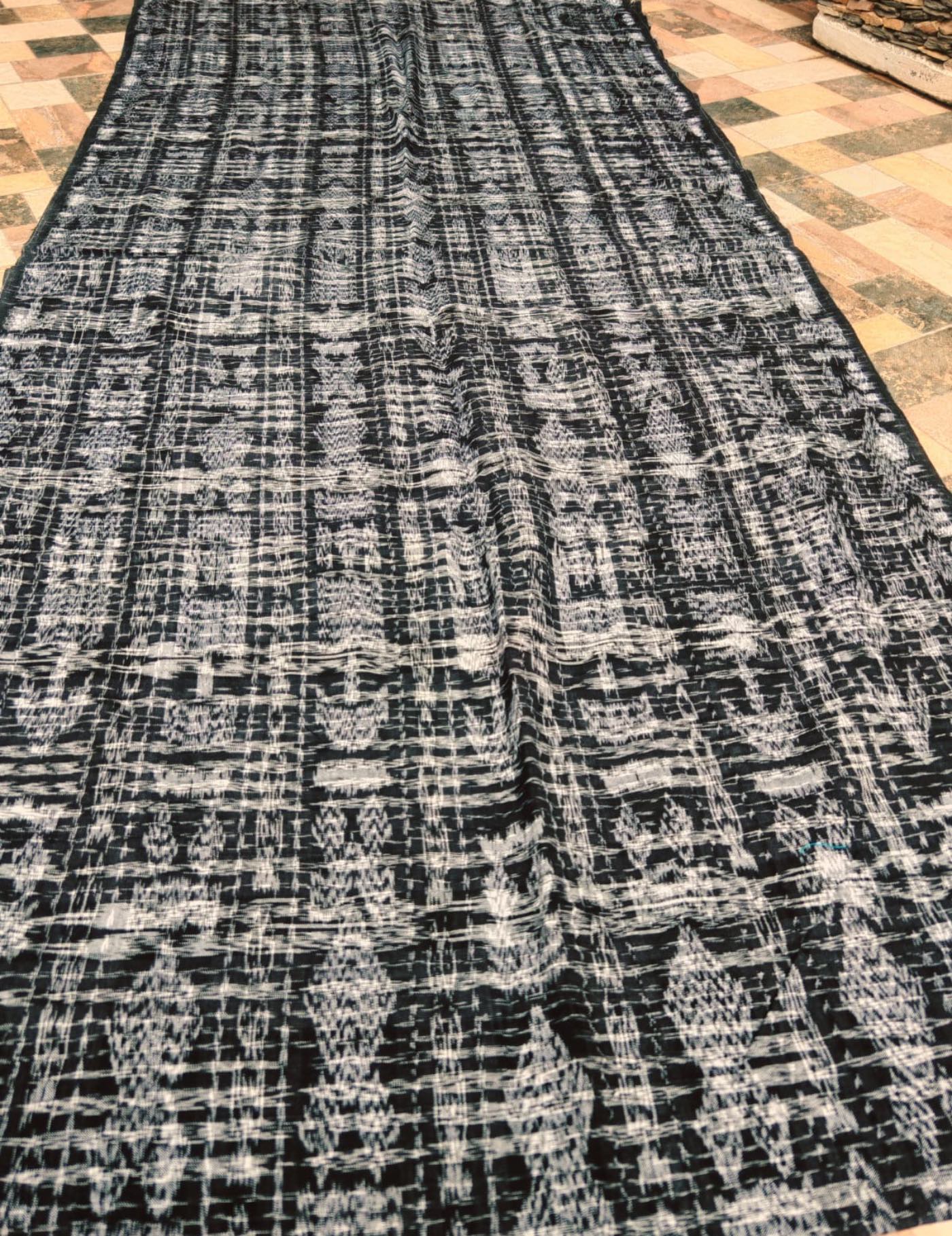 (reserved For Andrea) Blaxk And White Ikat Santiago Corte #7-223