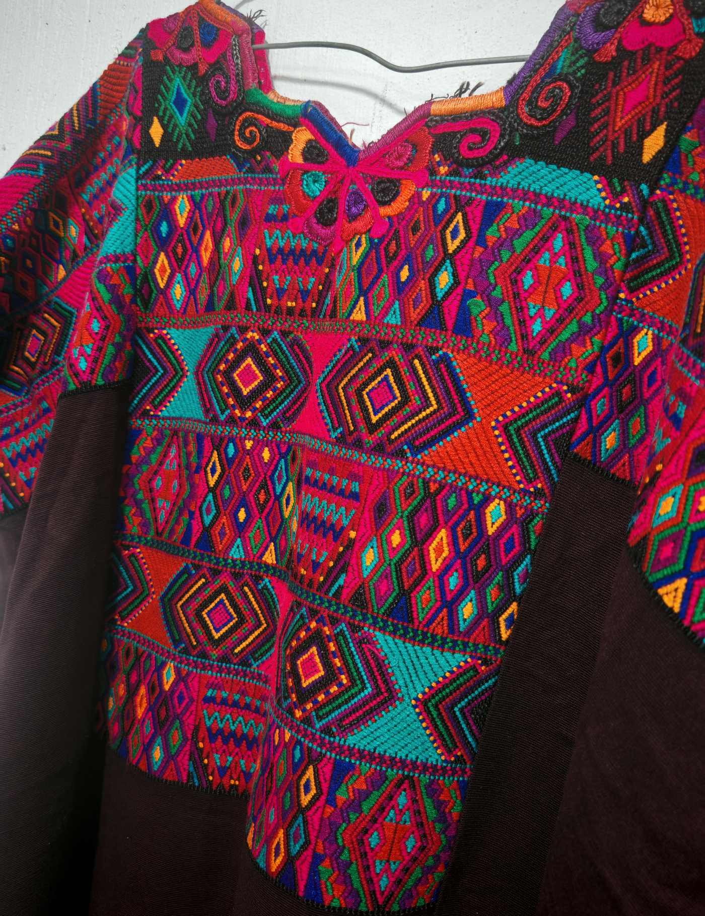 Geometric Chichicastenango Huipil #7-526