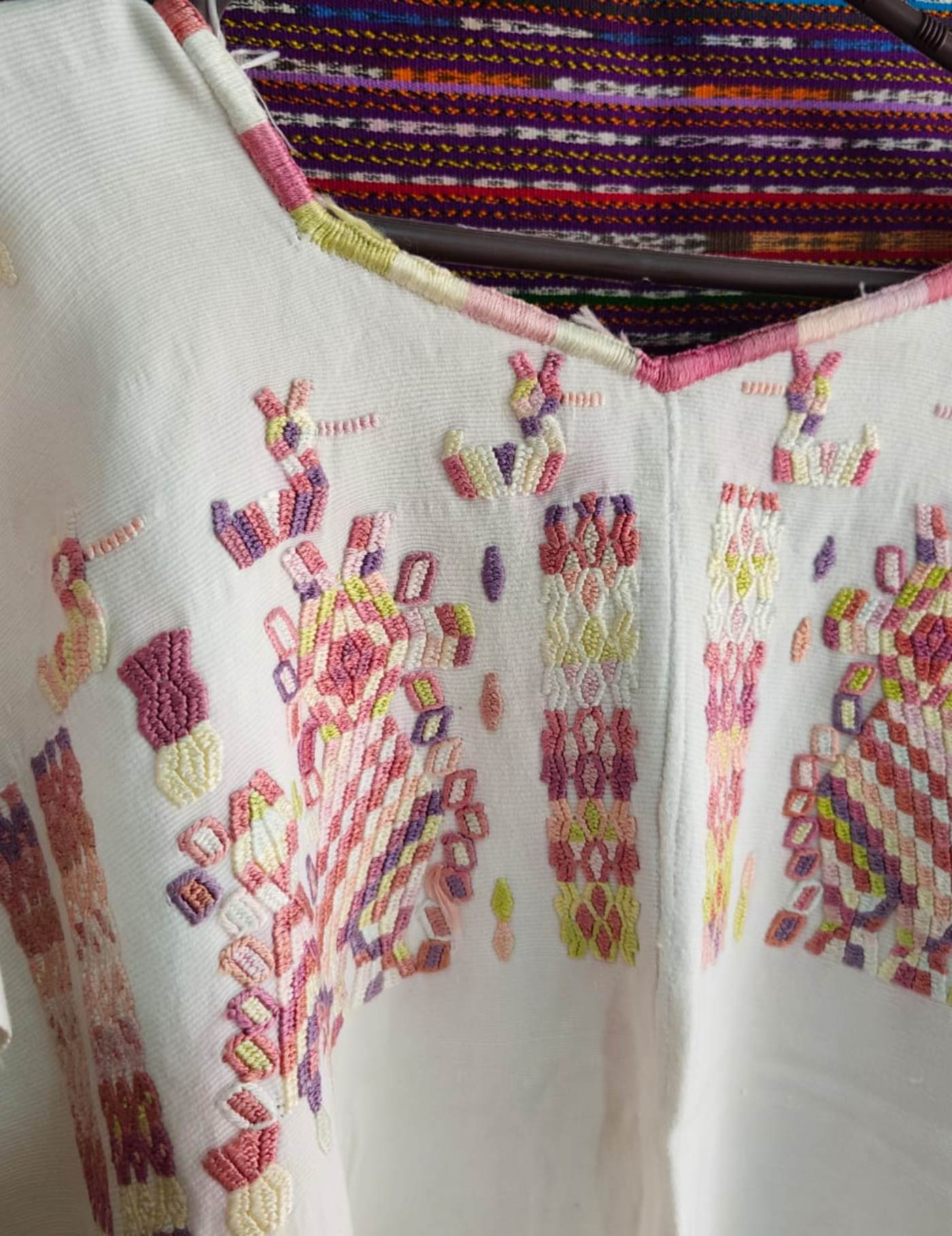 Cream bird and little horses Chajul Huipil #8-456