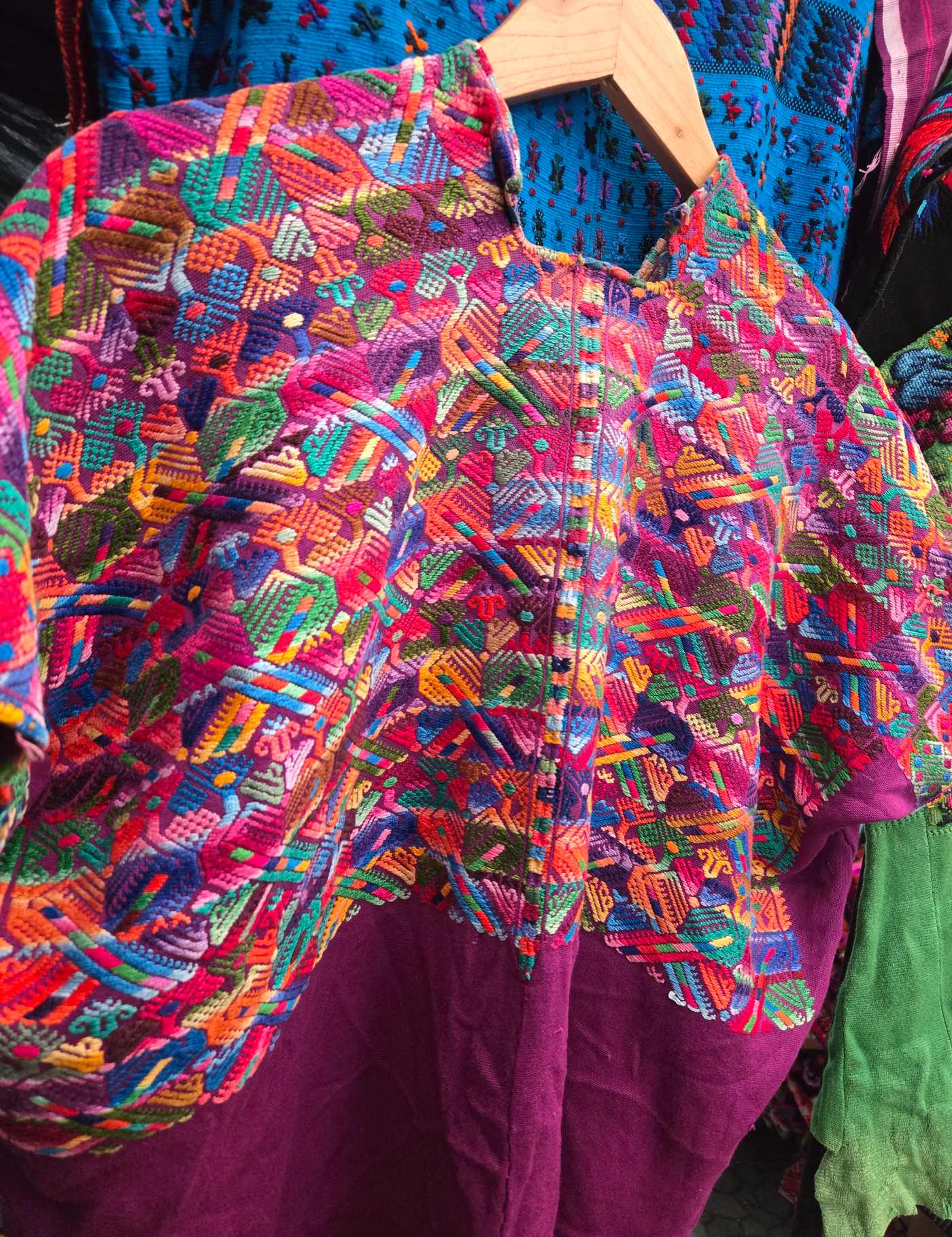 Berry Nahualá Huipil #9-80