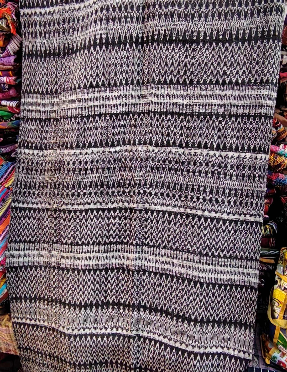Black and white Totonicapán Tzute #9-260